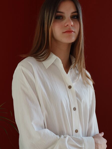 Balts pagarināts krekls 